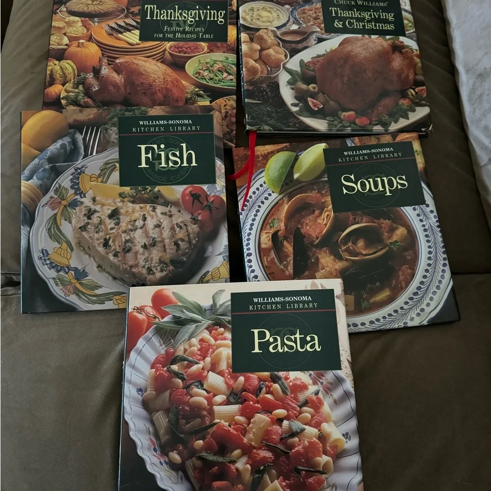 Set of 5 Williams-Sonoma Kitchen Library, very good condition